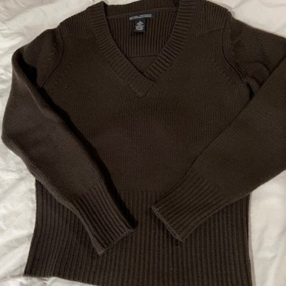 Banana Republic 100% Fine Merino Wool V-Neck Sweater NWOT